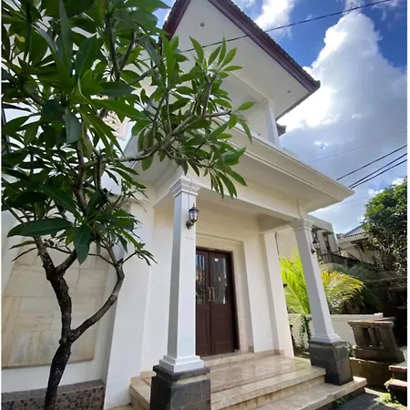 House Of Nyoman 3 Bed Rooms